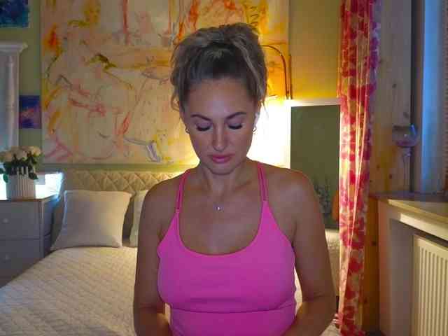 MisssMira webcam