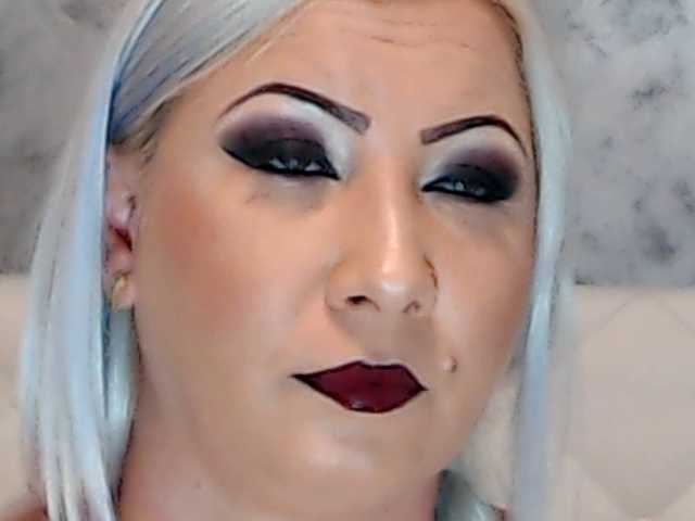 ClaudieTaylon live cam on BongaCams