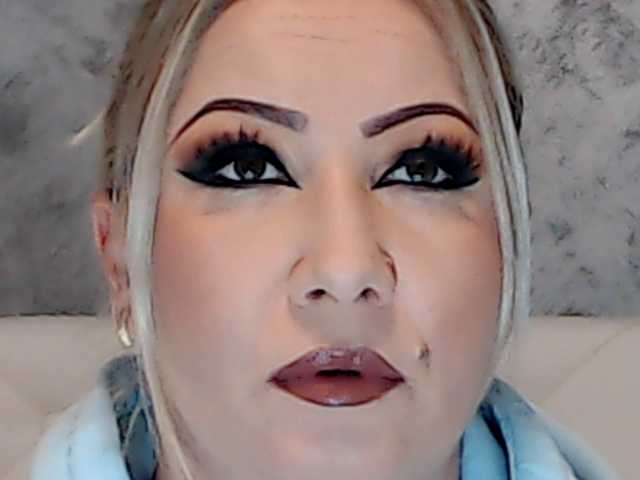 ClaudieTaylon live cam on BongaCams