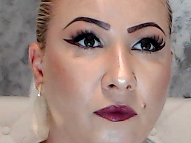 ClaudieTaylon live cam on BongaCams