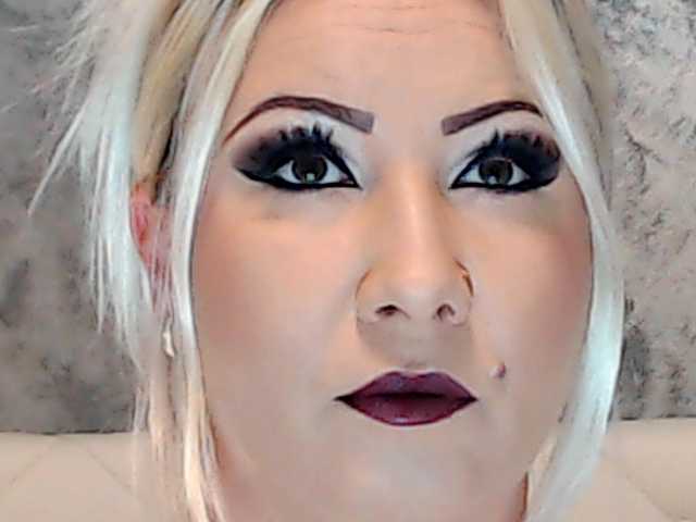 ClaudieTaylon live cam on BongaCams