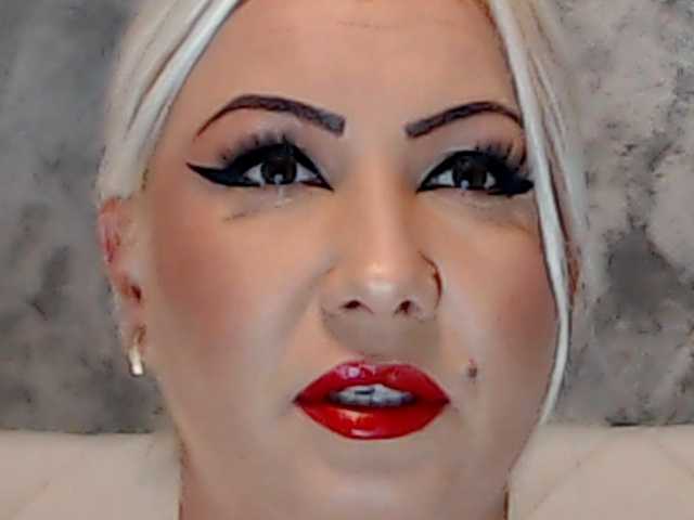 ClaudieTaylon live cam on BongaCams