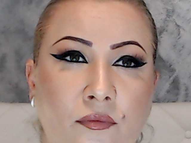 ClaudieTaylon live cam on BongaCams
