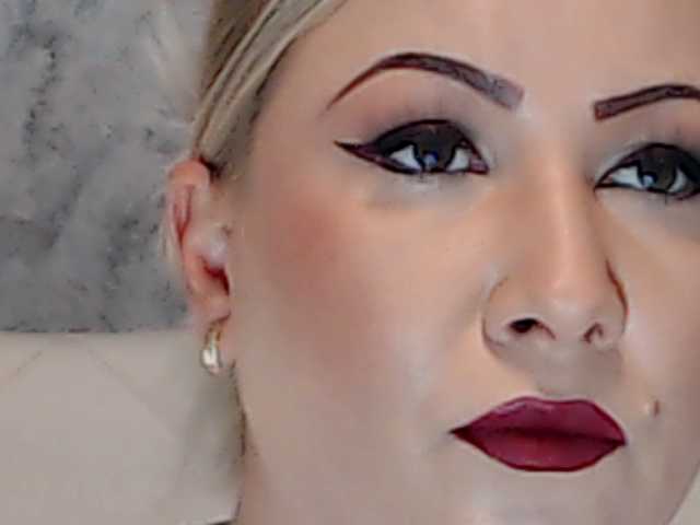 ClaudieTaylon live cam on BongaCams