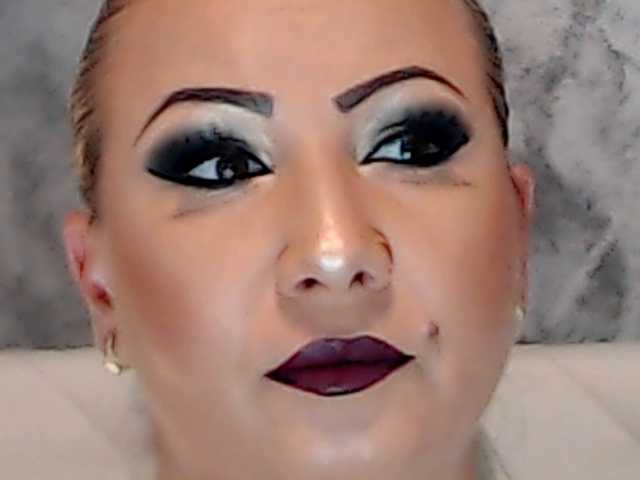 ClaudieTaylon live cam on BongaCams
