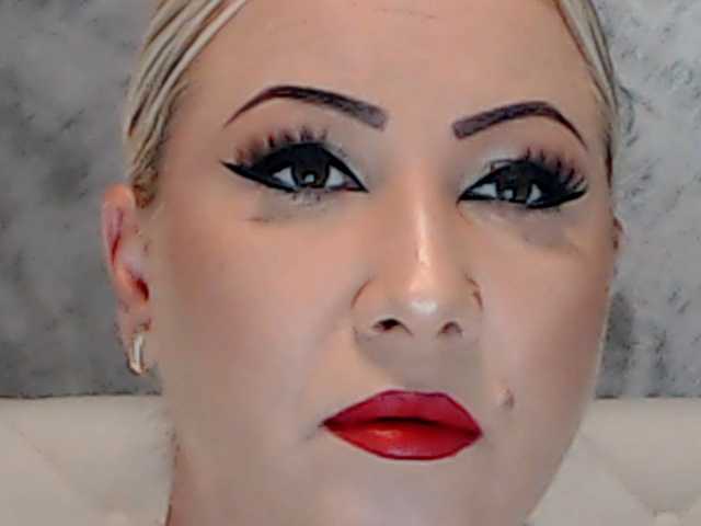 ClaudieTaylon live cam on BongaCams