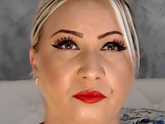 ClaudieTaylon live cam on 