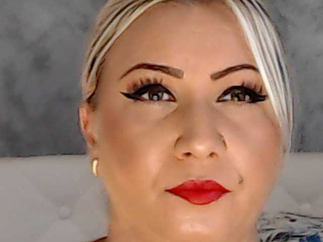 ClaudieTaylon live cam on 