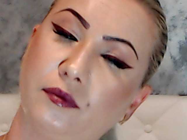ClaudieTaylon live cam on BongaCams