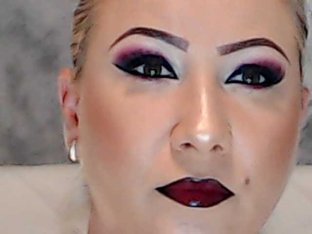 ClaudieTaylon live cam on BongaCams