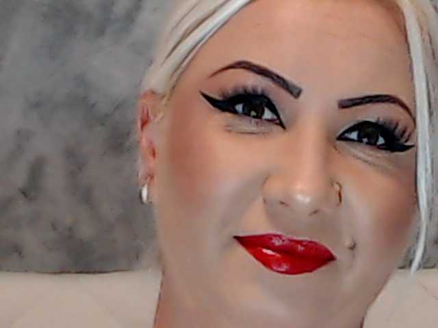 ClaudieTaylon live cam on BongaCams