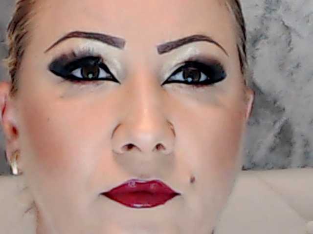 ClaudieTaylon live cam on BongaCams
