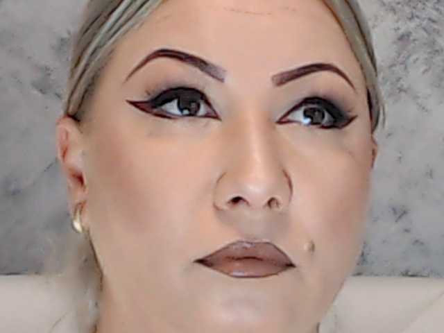 ClaudieTaylon live cam on BongaCams