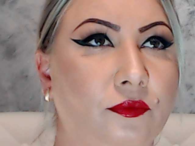ClaudieTaylon live cam on BongaCams