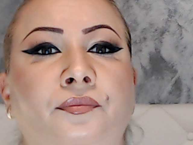 ClaudieTaylon live cam on BongaCams