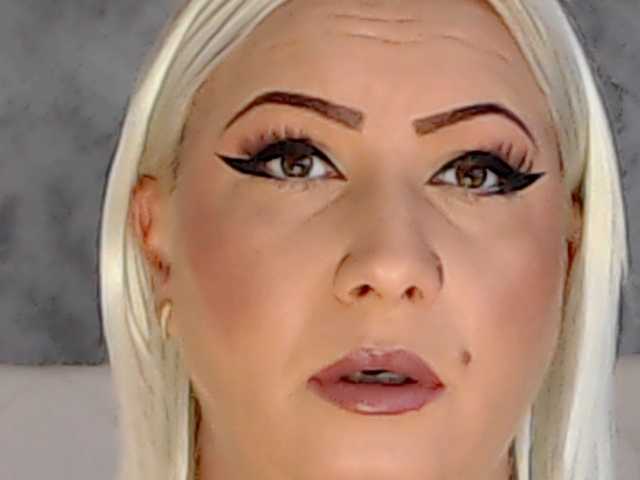 ClaudieTaylon live cam on BongaCams