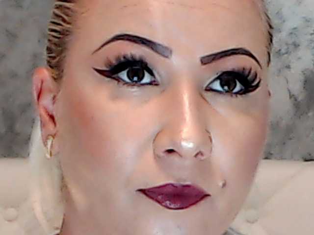 ClaudieTaylon live cam on BongaCams