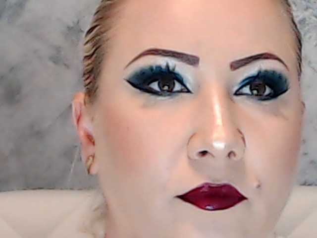 ClaudieTaylon live cam on BongaCams