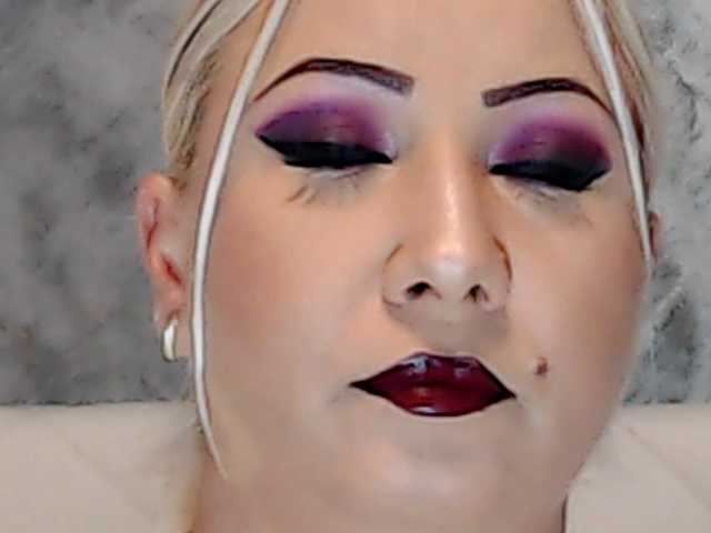 ClaudieTaylon live cam on BongaCams