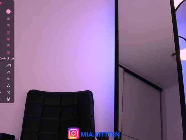 mia_kittten webcam