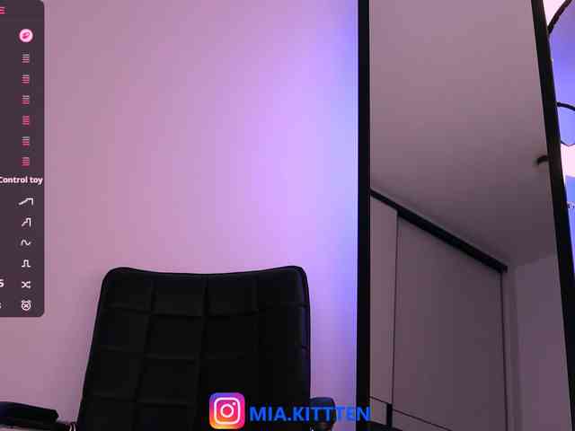 mia_kittten webcam