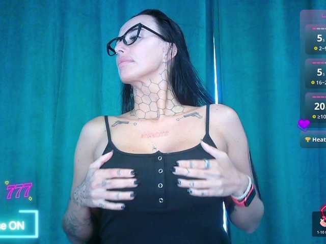 tattooedKika