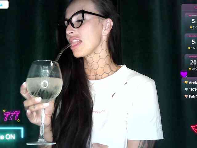 tattooedKika webcam