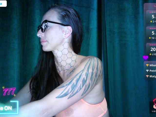 tattooedKika webcam