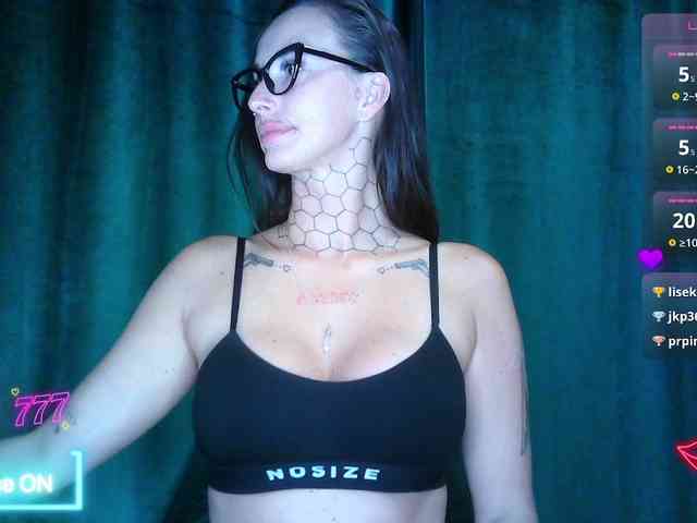 tattooedKika webcam