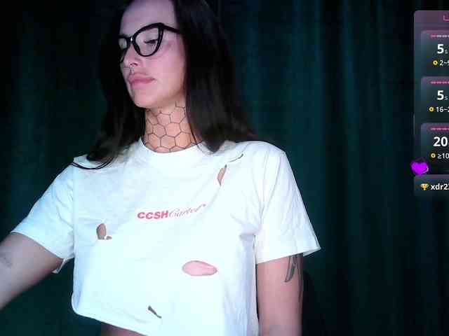 tattooedKika webcam