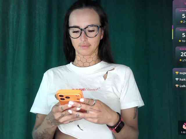 tattooedKika webcam