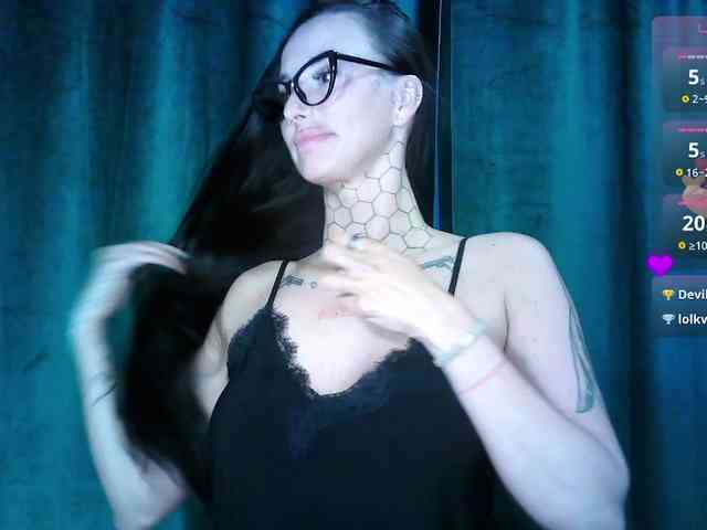 tattooedKika webcam