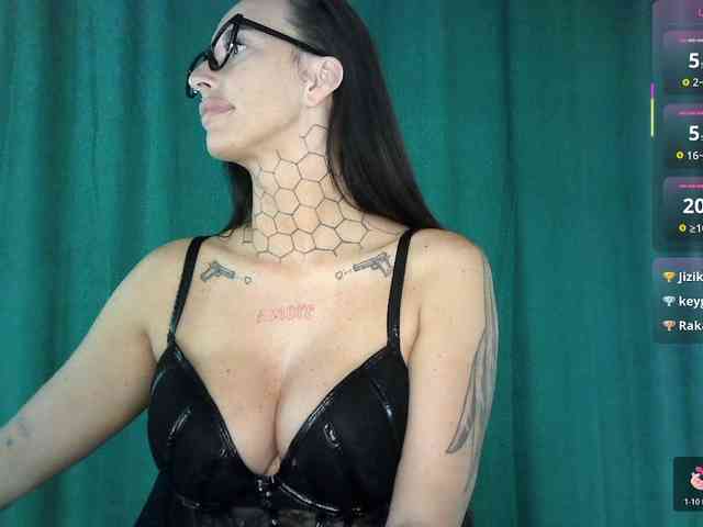 tattooedKika webcam