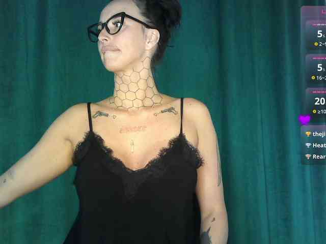 tattooedKika webcam