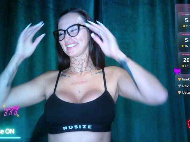 tattooedKika webcam