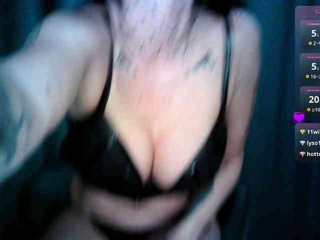 tattooedKika webcam