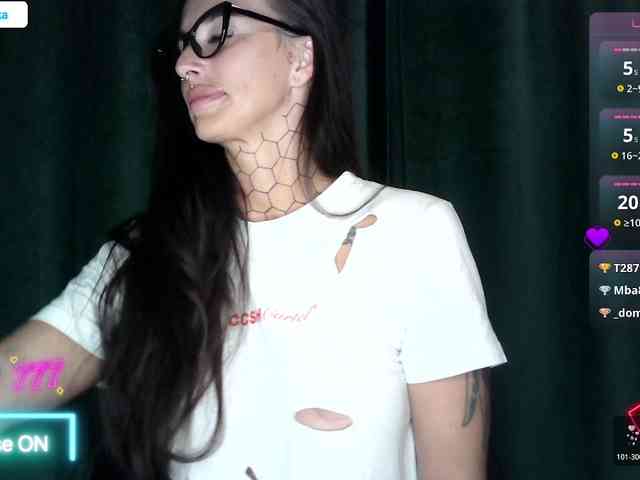 tattooedKika webcam