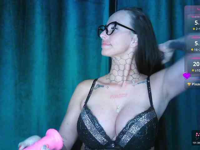 tattooedKika webcam