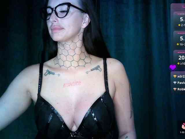 tattooedKika webcam