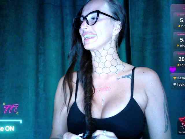 tattooedKika webcam