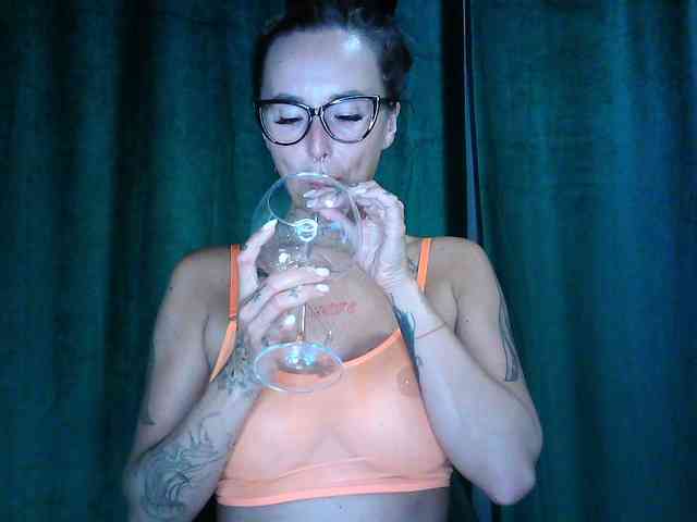tattooedKika webcam