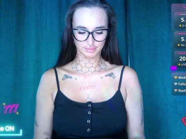 tattooedKika webcam