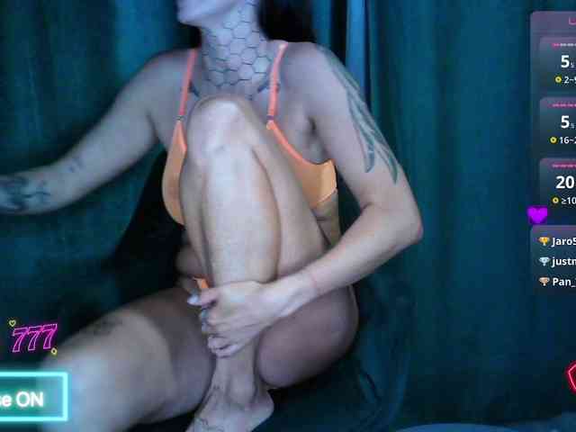 tattooedKika webcam
