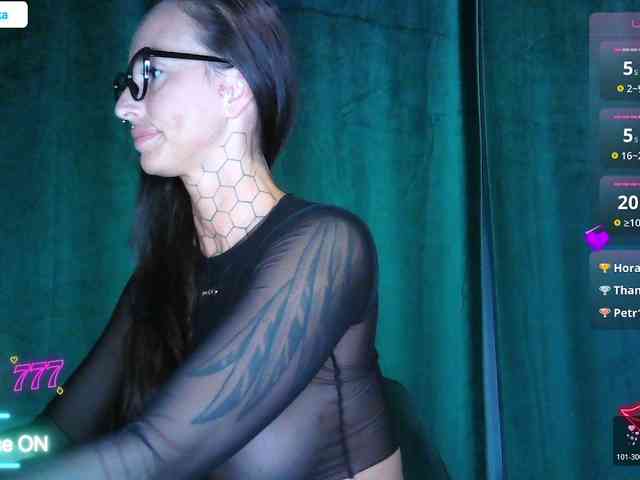 tattooedKika webcam