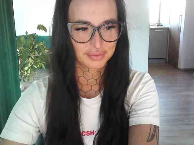 tattooedKika webcam