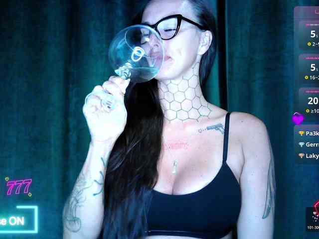 browinejane Live Webcam on BongaCams