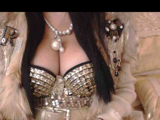 MadinaGold777 bongacams