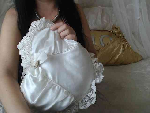 MadinaGold777 webcam