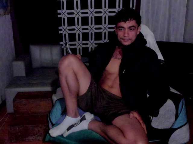 brunocuttie94 live webcam show