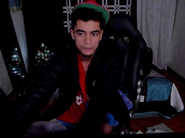 brunocuttie94 live webcam show